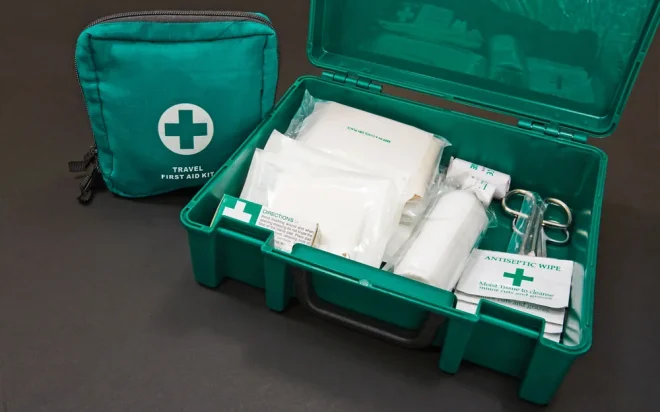 Traveling: How to Pack a Professional First Aid Kit